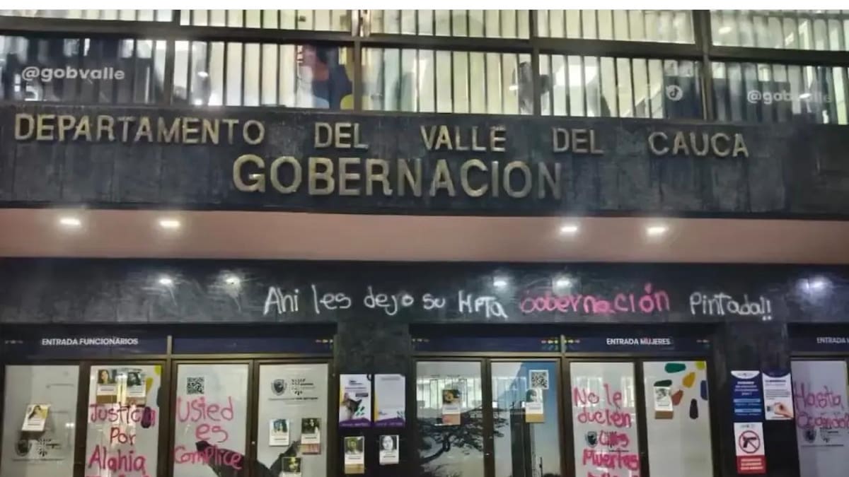 Vandalizan la Gobernación del Valle tras protesta por María Camila Potosí y su bebé