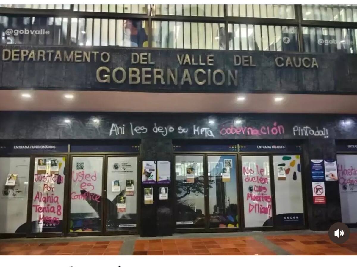 Vandalizan la Gobernación del Valle tras protesta por María Camila Potosí y su bebé