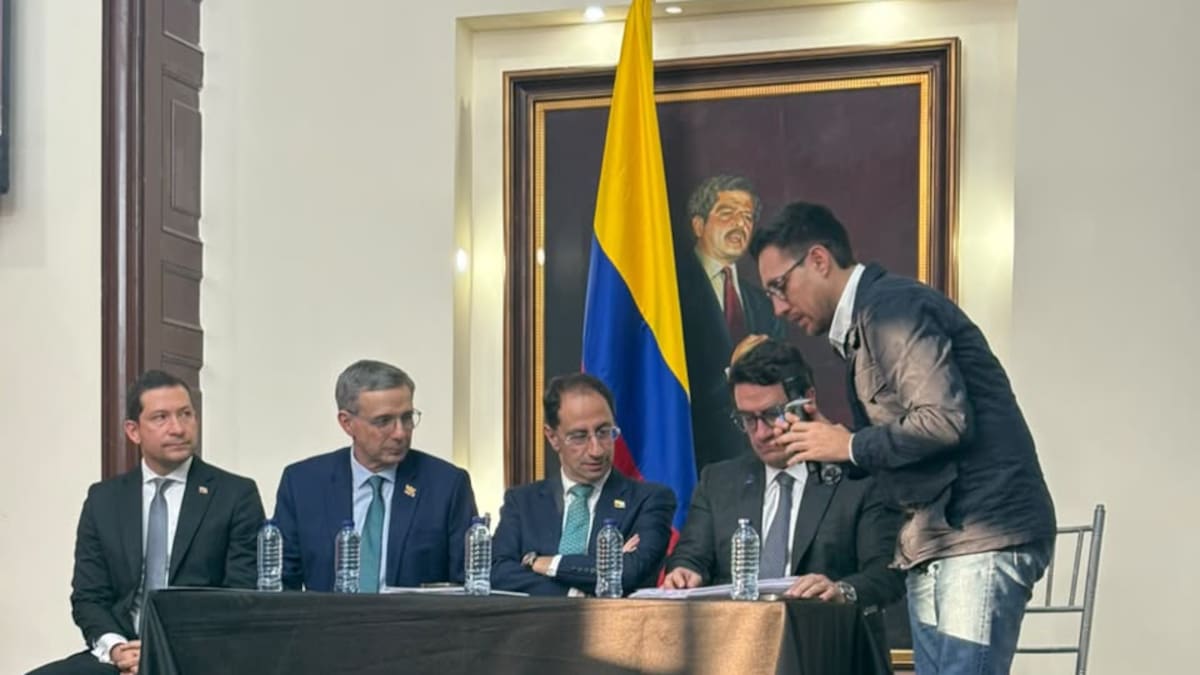 Gobierno radicó ley de rescate fiscal: facultades al presidente y nuevos impuestos