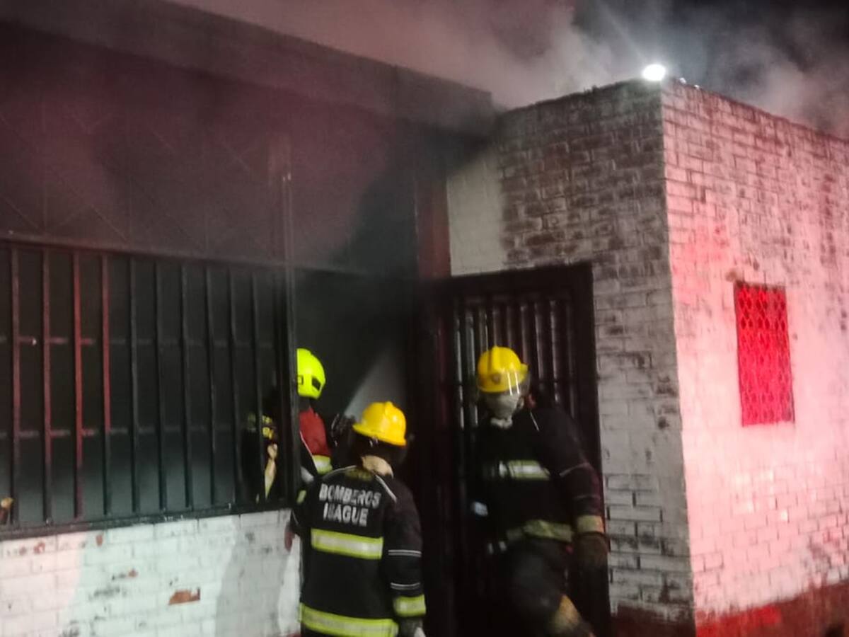 Incendio arrasó con el salón comunal del barrio La Granja de Ibagué