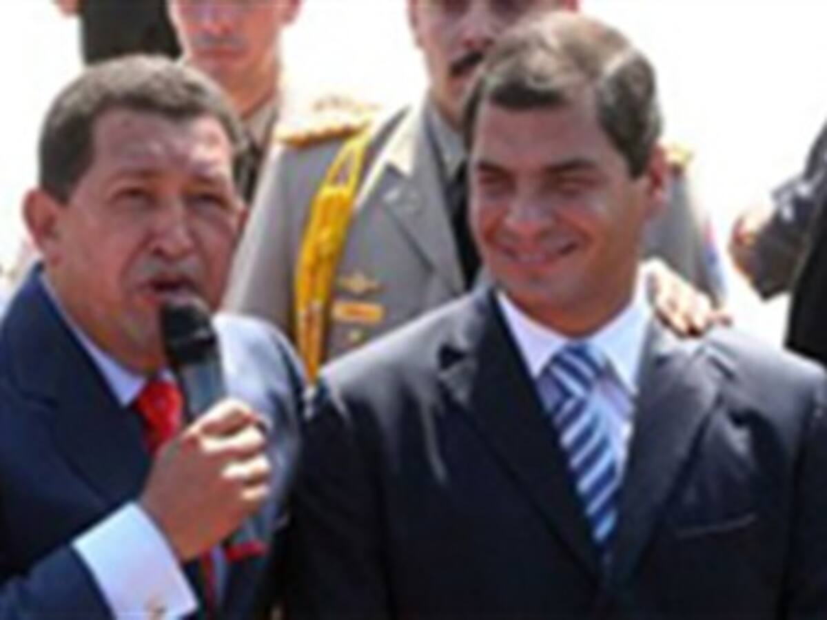 Venezuela seguirá cooperando en el desarrollo de Ecuador, dice Chávez