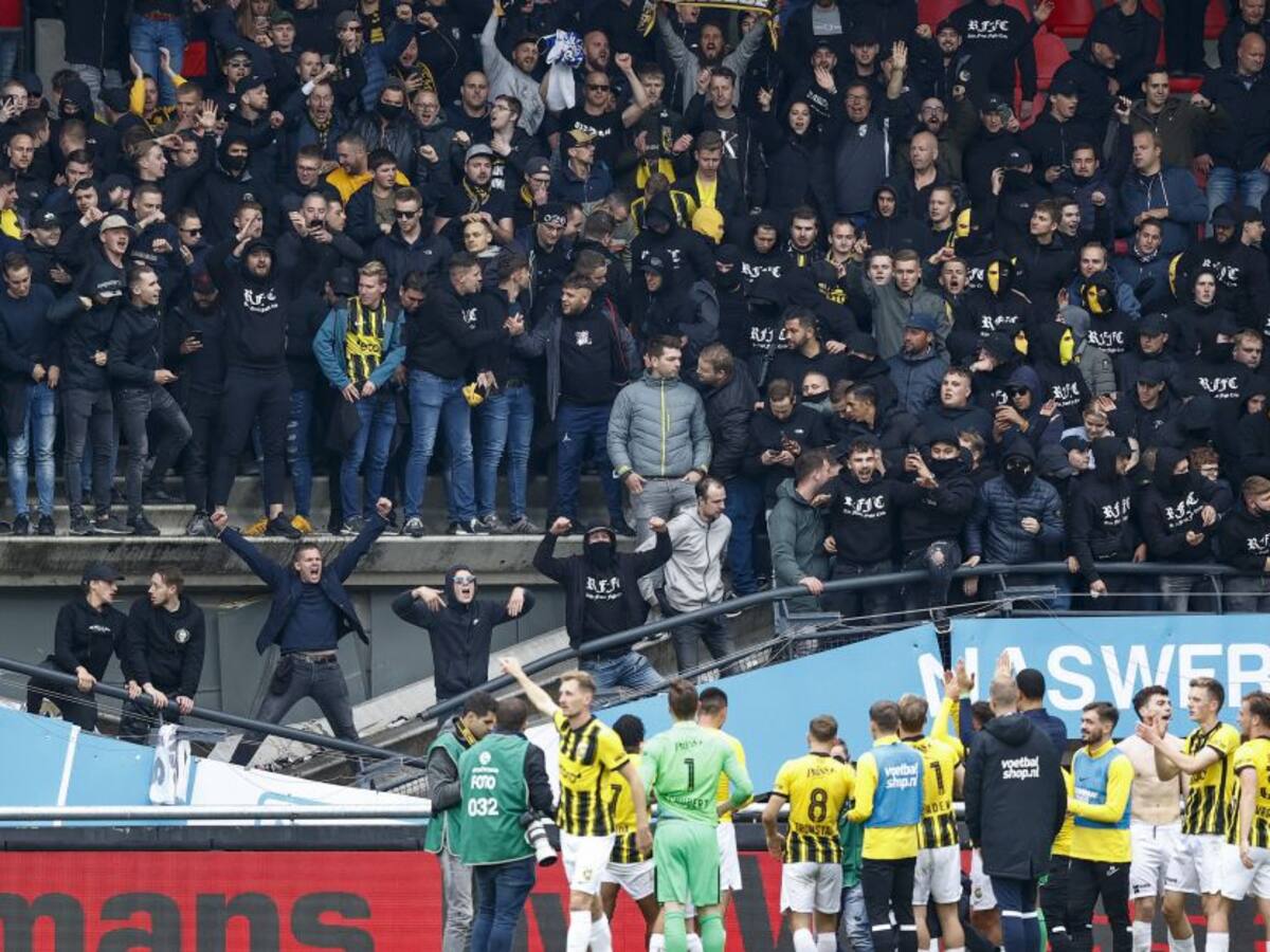 Se derrumbó la tribuna de un estadio en Países Bajos al final de un partido