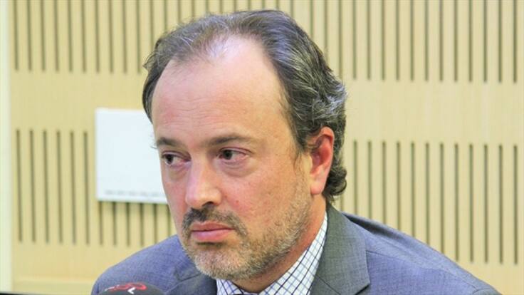 Mejor que Pretelt hubiera renunciado como magistrado: Vélez