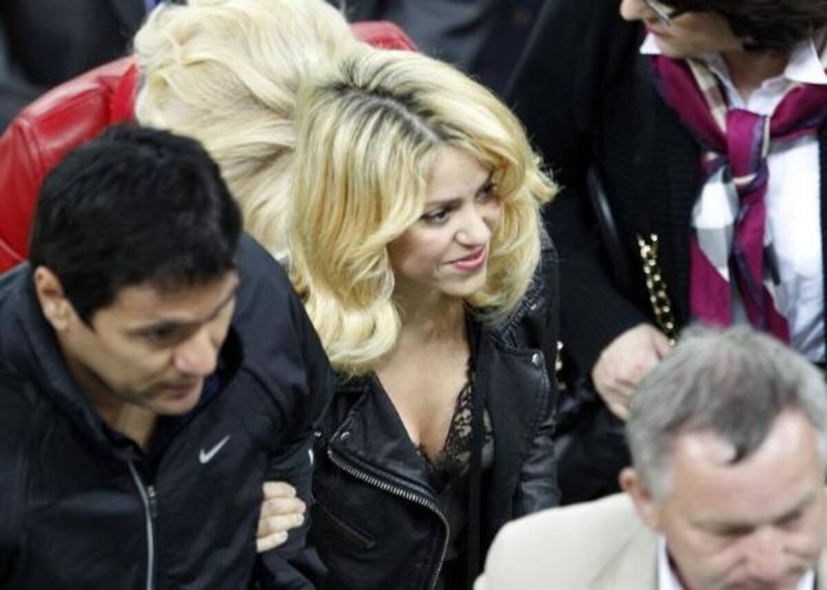 Hinchas en la tribuna en España - Irlanda