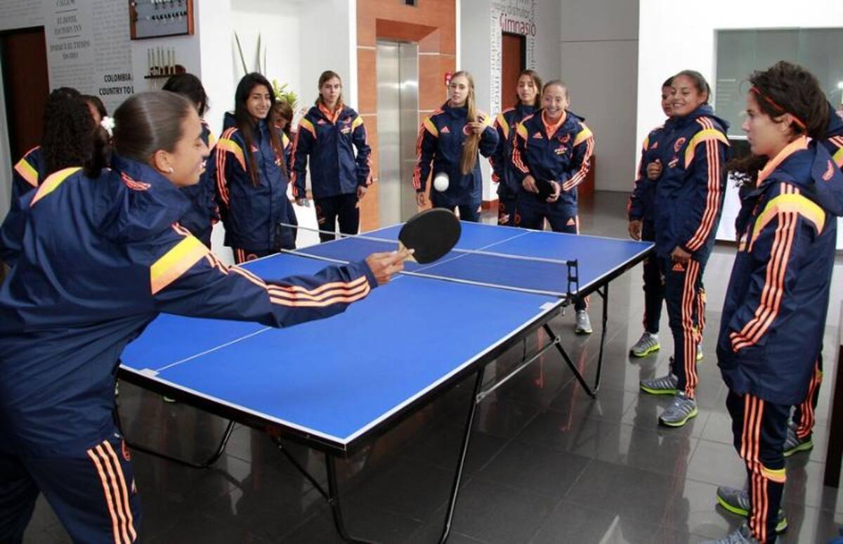 Las jugadoras de la selección sub-20 en su concentración, antes de viajar a Uruguay donde disputarán el Suramericano que entregará dos cupos al Mundial de Canadá.