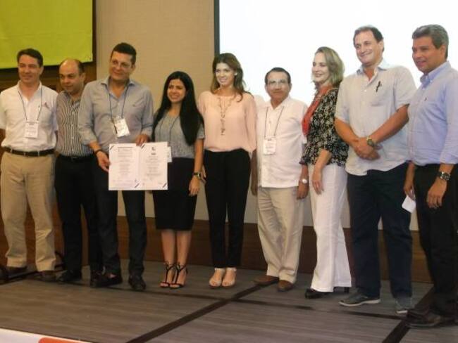 Icontec entrega certificación a Camacol Bolívar
