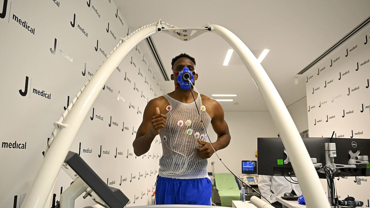 Jhon Janer Lucumí llegó a Turín y será nuevo jugador de la Juventus