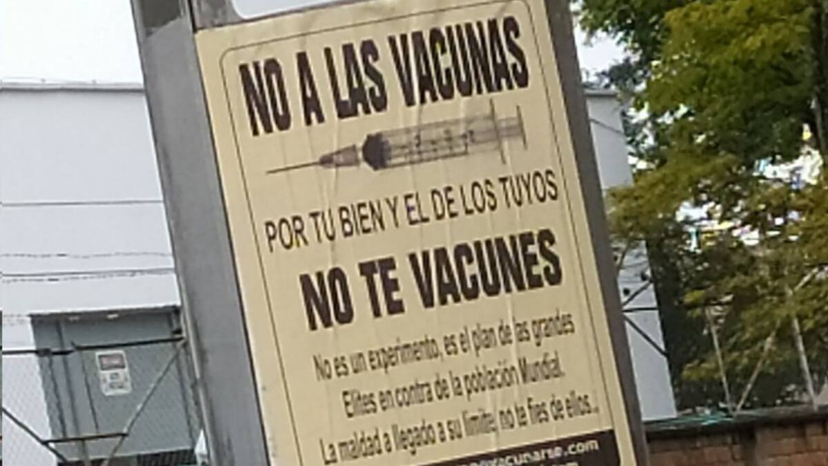 Aparecen carteles en las calles de Cali que invitan a no vacunarse