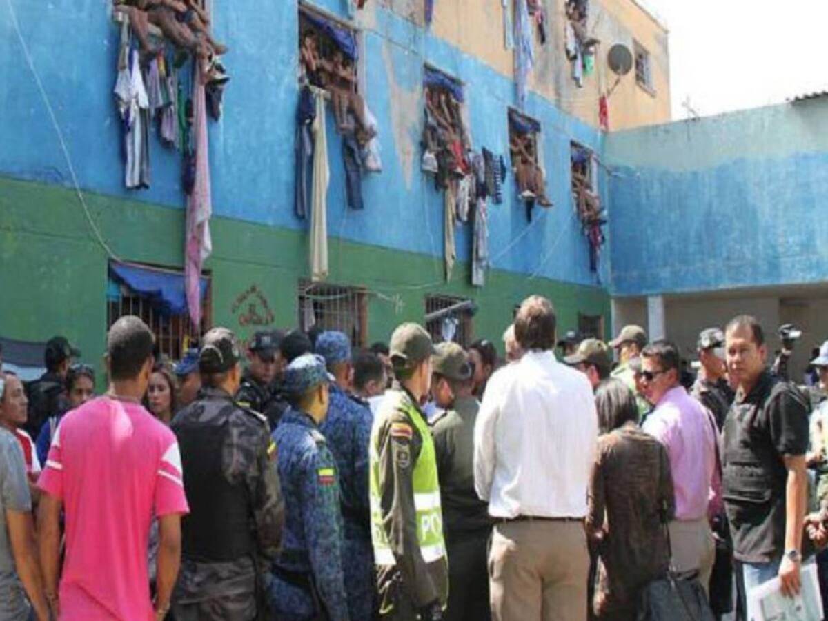 En UCI recluso herido en la Modelo