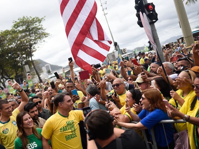 Flavio Bolsonaro en campaña por la presidencia de Brasil.
(Foto: Fabio Teixeira/Anadolu via Getty Images)
