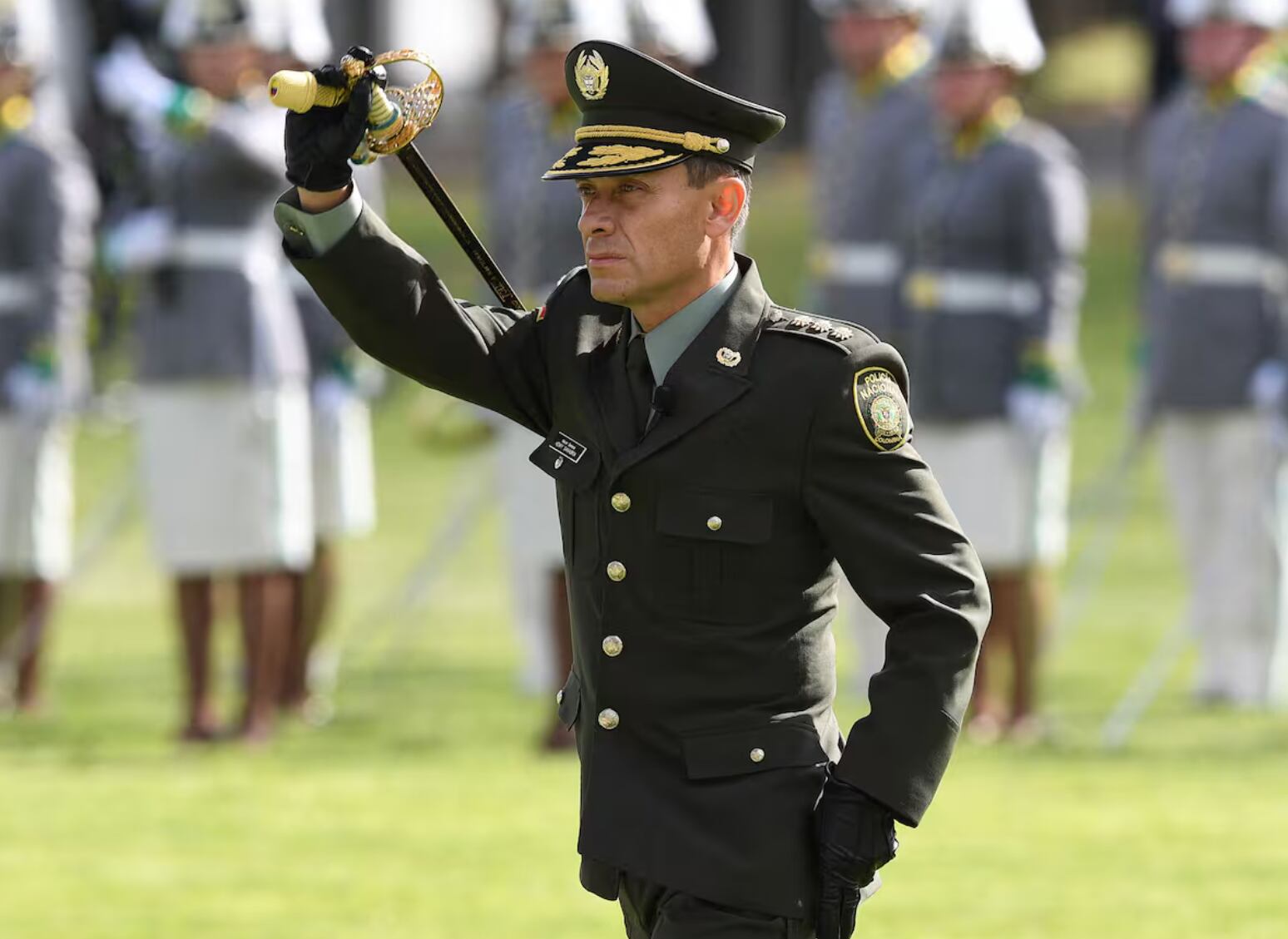 General (r) Sanabria dice que exministro Velásquez pidió sacar a tres coroneles de cargos clave en la Policía 