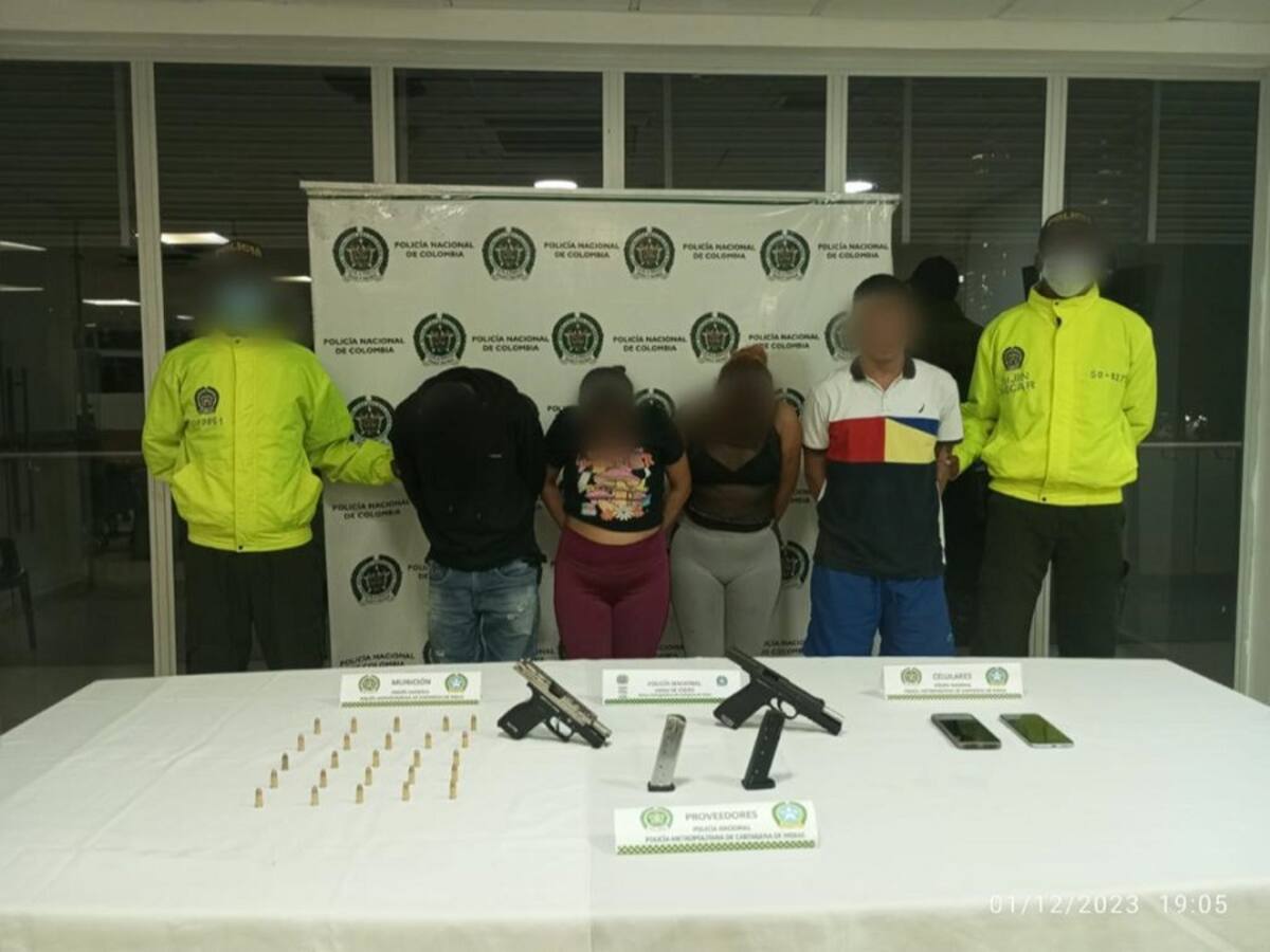 Cuatro capturados en poder de dos pistolas y 24 cartuchos en Cartagena
