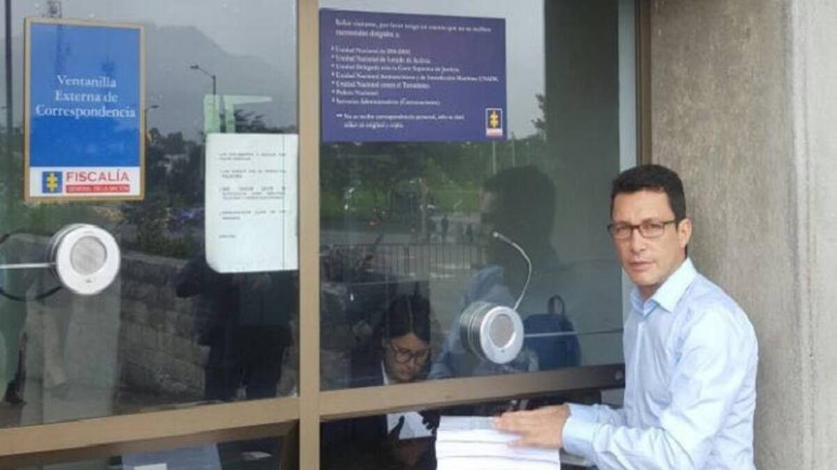 Polémica por fiscal que acusa a Carlos Caicedo pero antes fue su defensor
