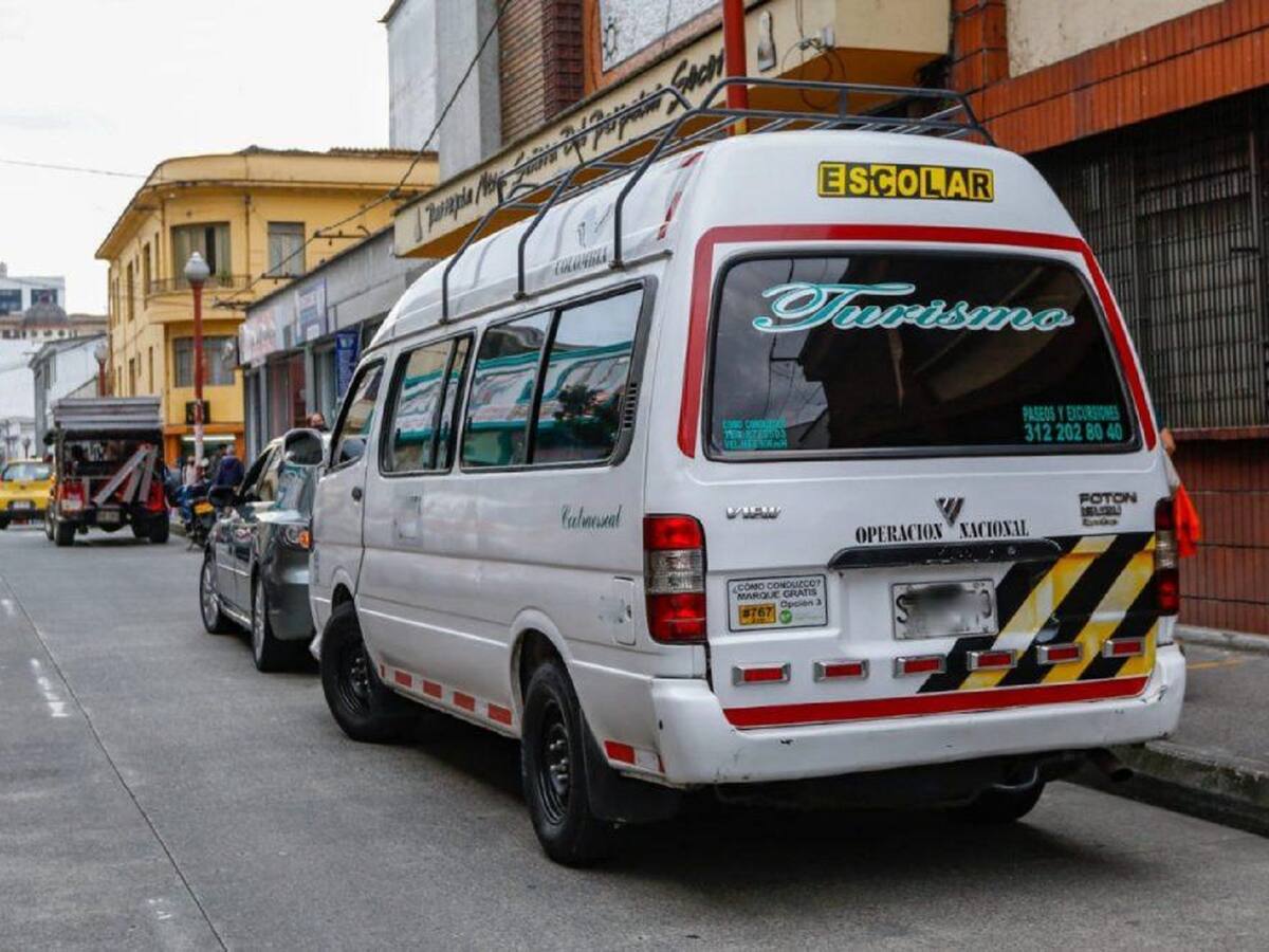 Transportadores escolares en el Huila reclaman su pago