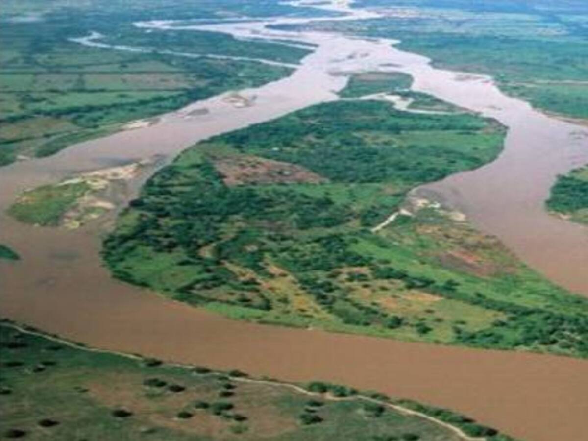 Naufragio de una embarcación deja una niña y una mujer desaparecidas