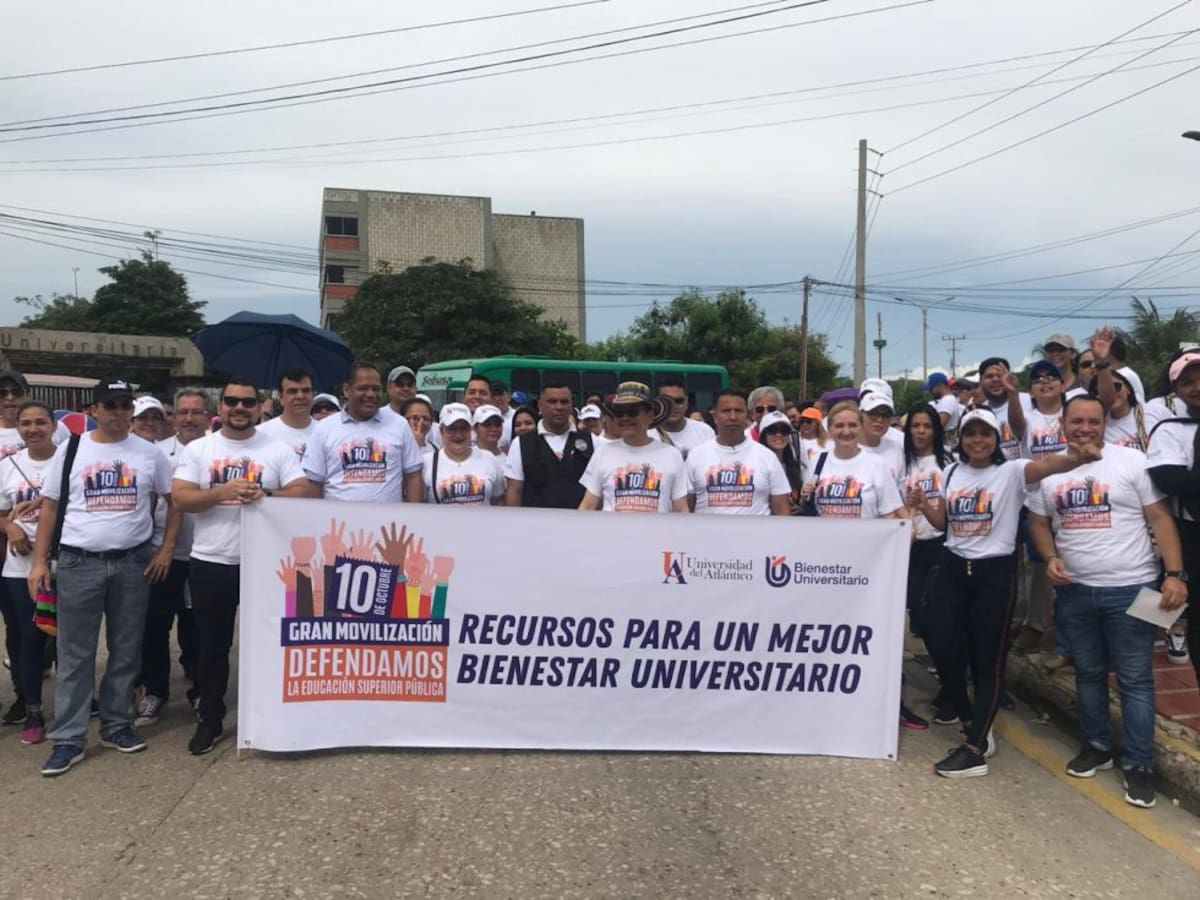 El rector de la Universidad del Atlántico, Carlos Prasca, participó en la marcha