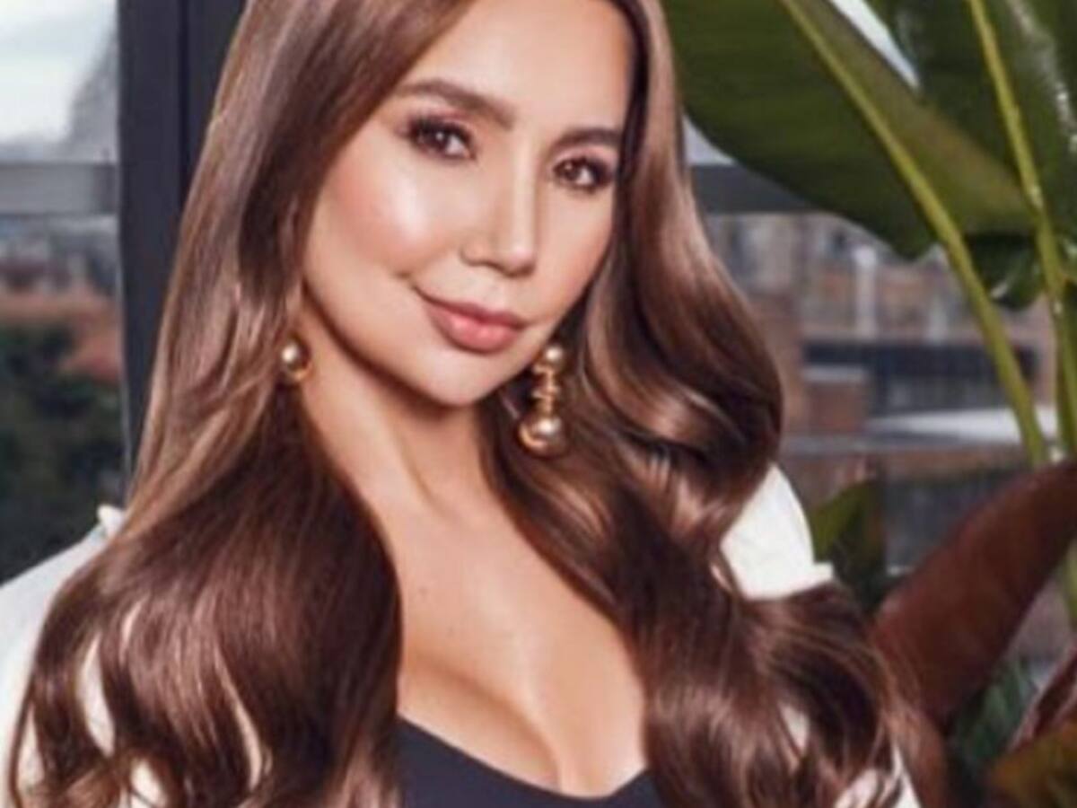 "Toda una potra", dicen por sensual foto de Paola Jara con caballo de paso