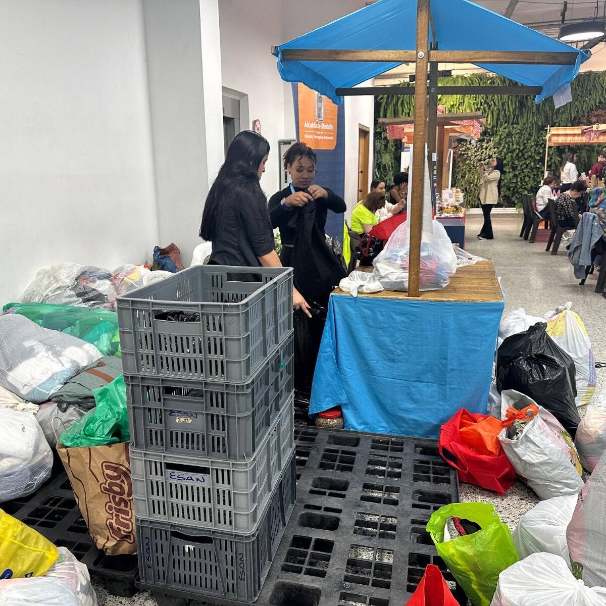 Medellín tiene 20 puntos para recibir donaciones para los más de 1.700 afectados por lluvias