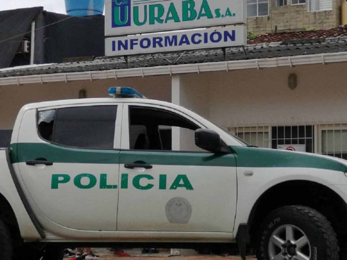 Ataque con explosivos y fusil dejó dos policías heridos en Urabá