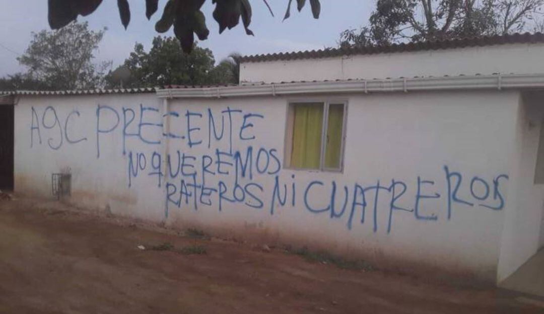 Grafitis de las AGC en Salamina, Magdalena