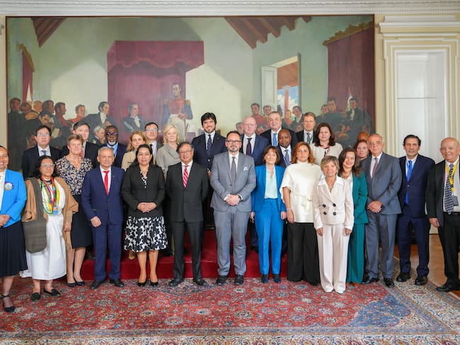 Reunión del presidente Gustavo Petro con delegados del Consejo de Seguridad de la ONU para evaluar los avances en la implementación del acuerdo de paz.