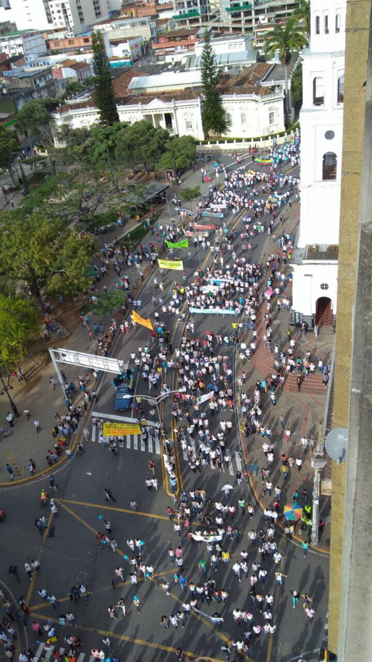 Manifestantes se pronunciaron en favor del agua en Santander