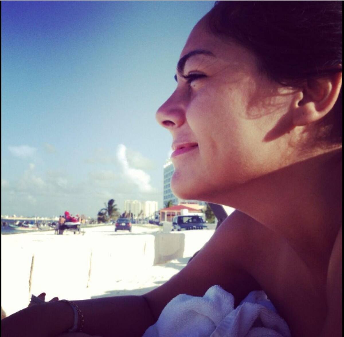 Ana Paulina sigue actuando, pero en cine. Es amante de la moda. 