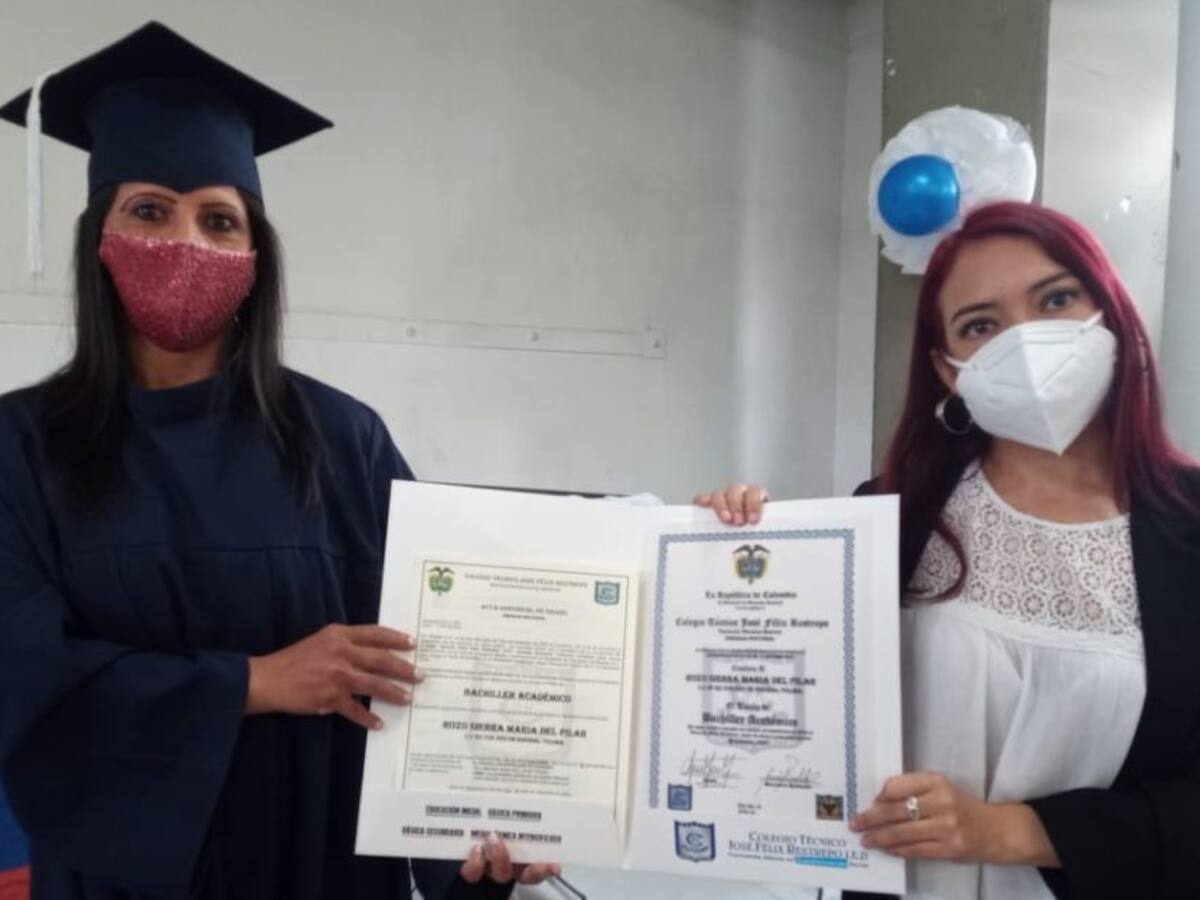135 exhabitantes de calle se graduaron de bachillerato