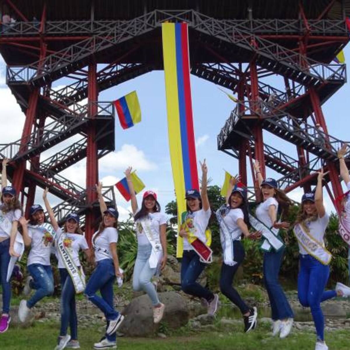 (FOTOS) Candidatas reinado nacional del café visitaron el Parque del Café