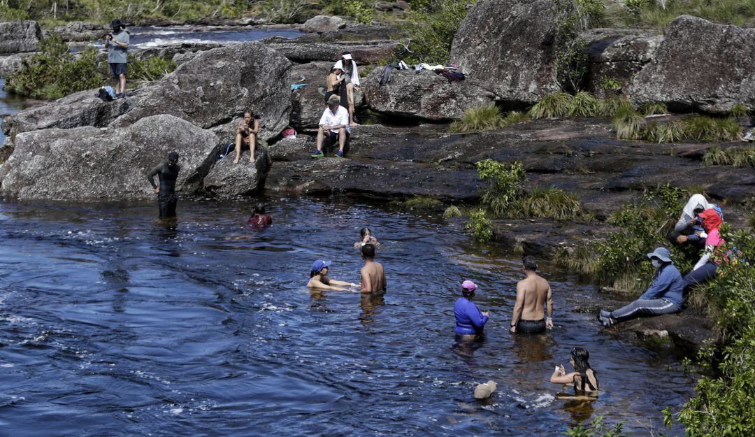 Reactivación del turismo rural y de aventura en Caño Cristales.