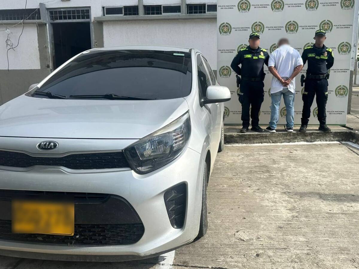 Hombre conducía vehículo con licencia falsa y fue capturado por la policía en Cartagena