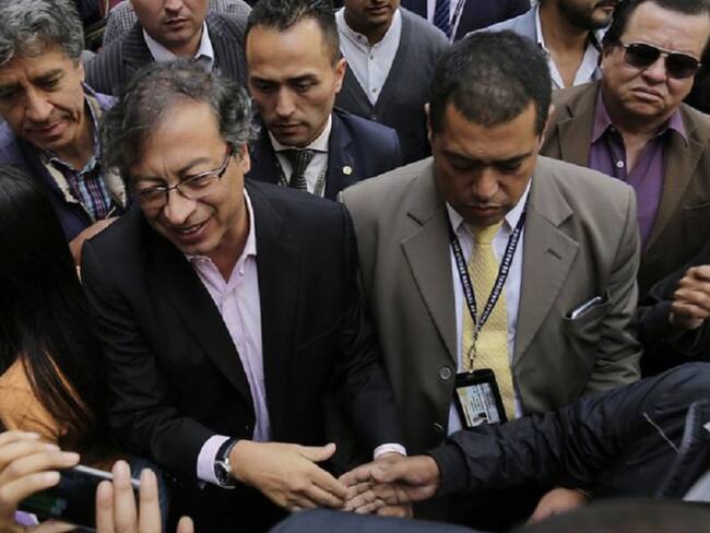 Abogado de Uribe busca extraquetos para que hablen en mí contra: Petro