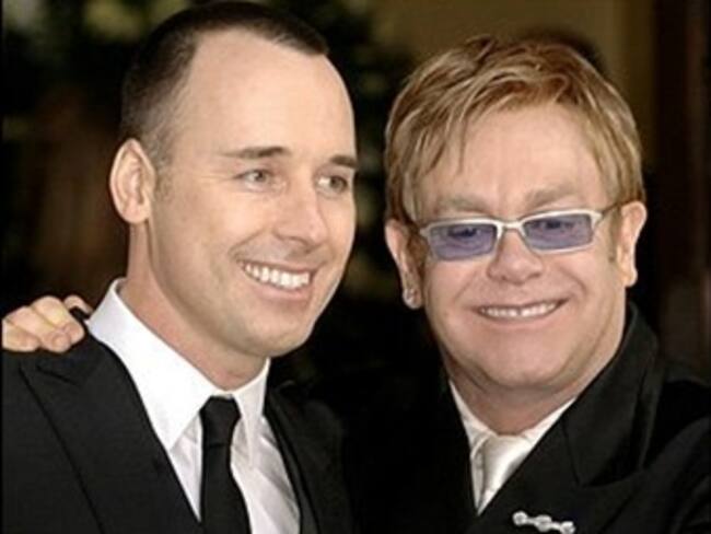 Elton John desconoce quién es el padre biológico de su hijo