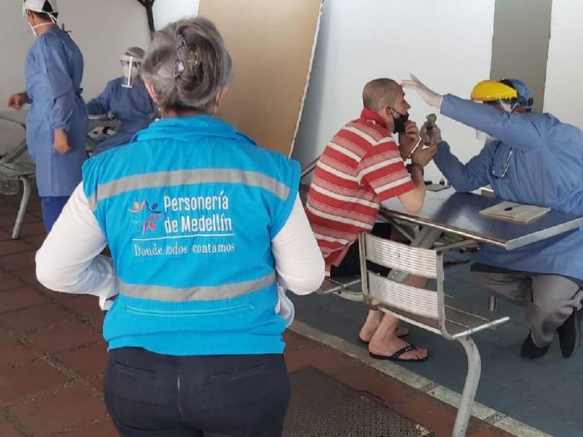 Cientos de venezolanos en Medellín no pueden acceder a servicios de salud
