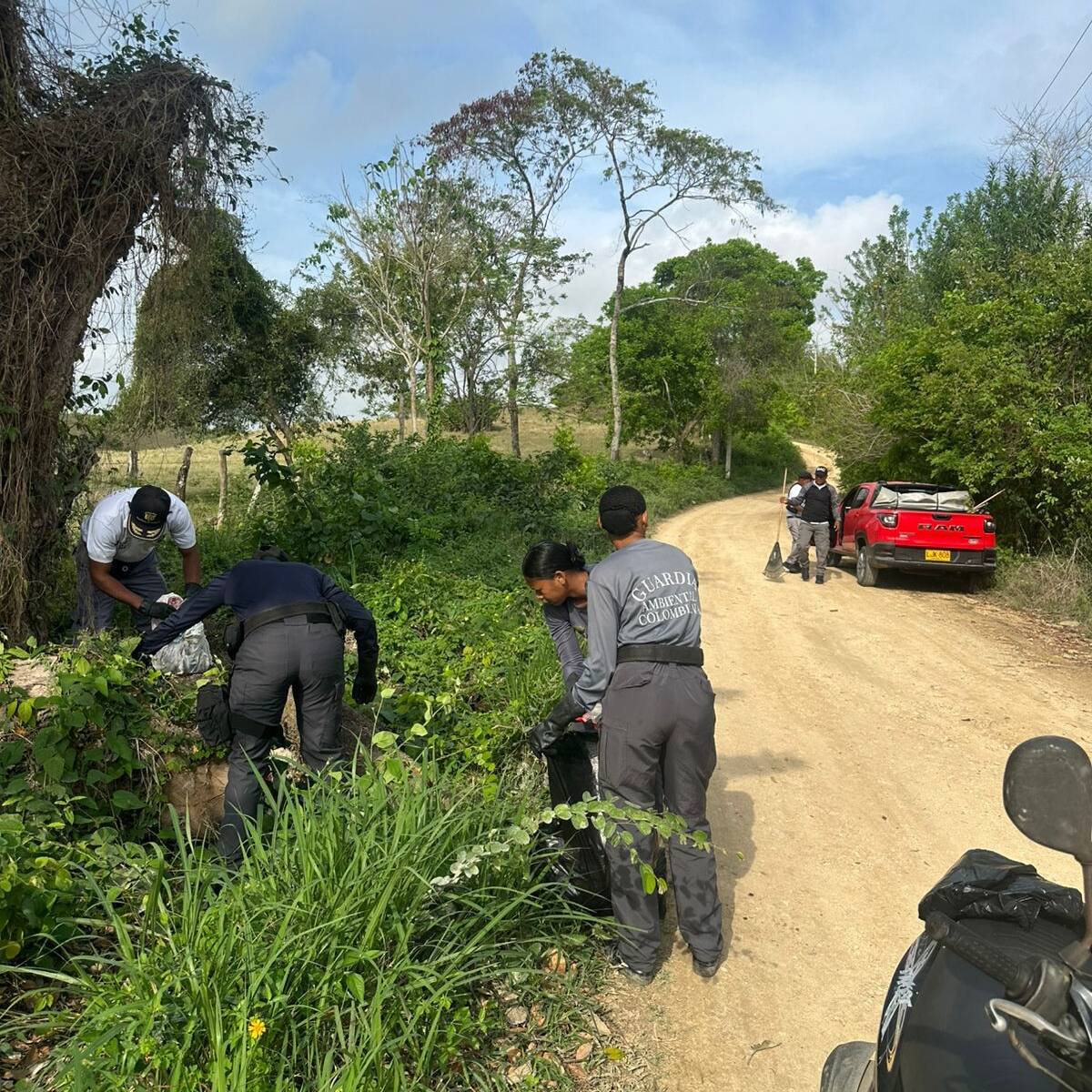 Guardia Ambiental y alcaldía erradican basureros satélite en Turbaco, Bolívar
