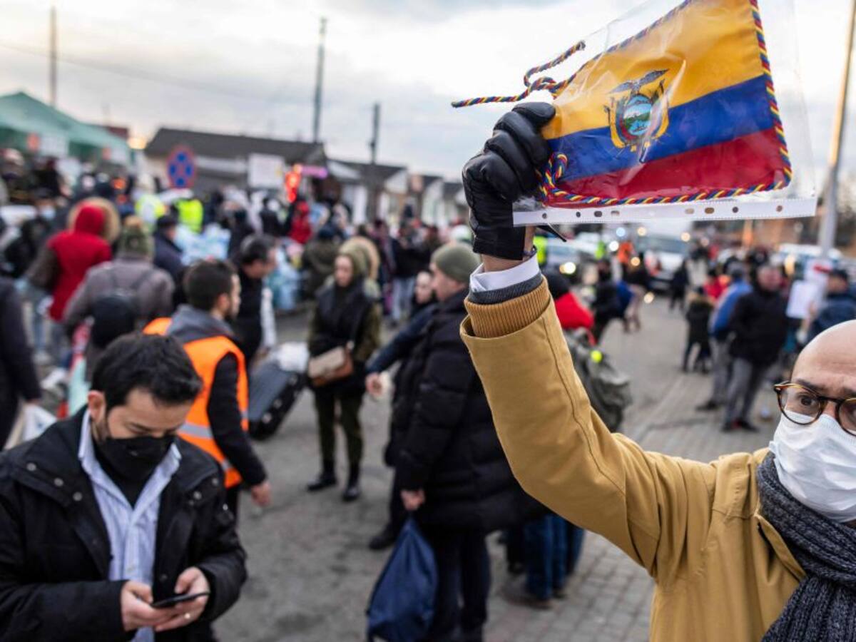 Cancillería lidera la salida de latinoamericanos de Ucrania