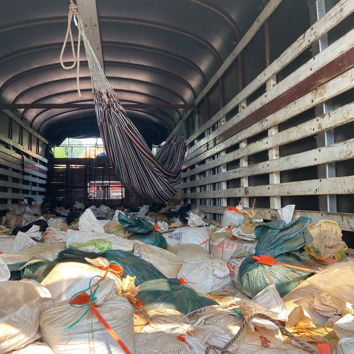 Golpe a la minería ilegal: incautan 49 toneladas de coltán y estaño que tendrían como destino China