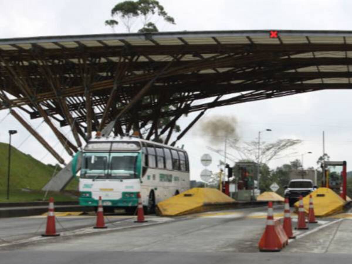 Un motociclista muerto deja accidente de tránsito en vía Armenia - Pereira