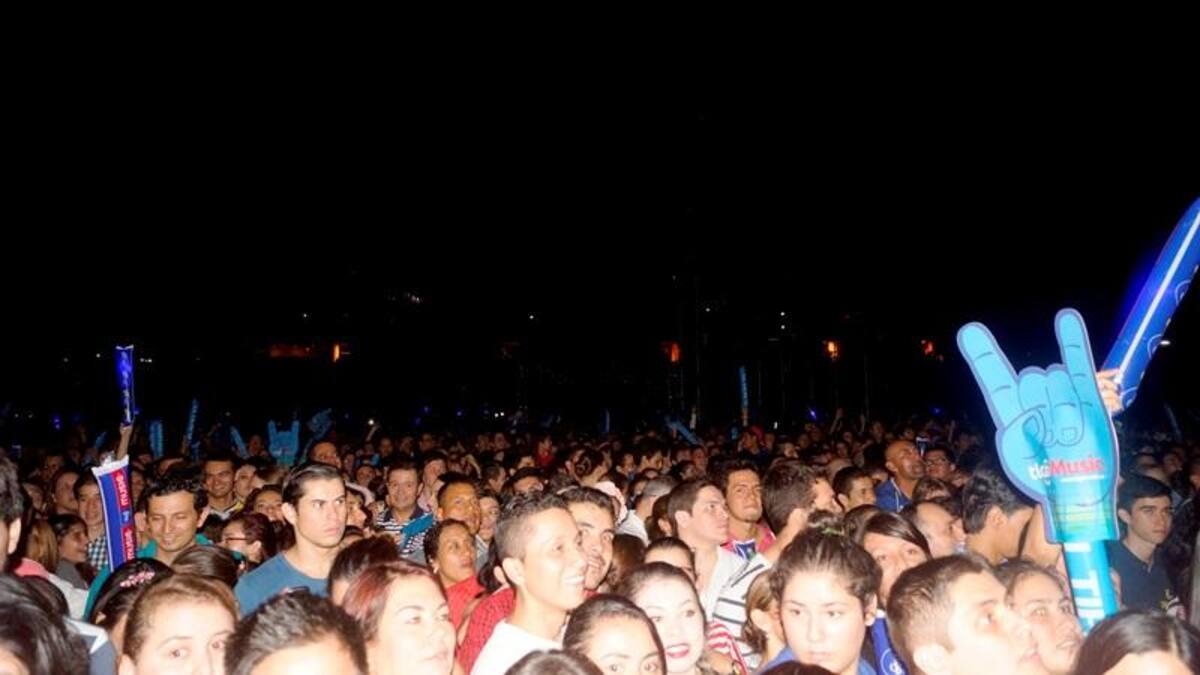 Nada valgo sin tu amor y Fotografía fueron las canciones elegidas por Juanes para iniciar sus conciertos en las ciudades.