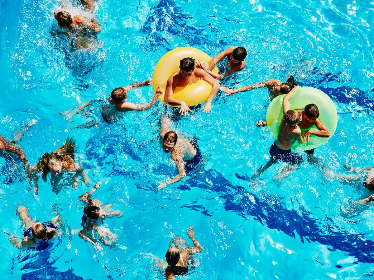 El auge de las piscinas privadas en renta por horas en EE.UU. y su posible regulación