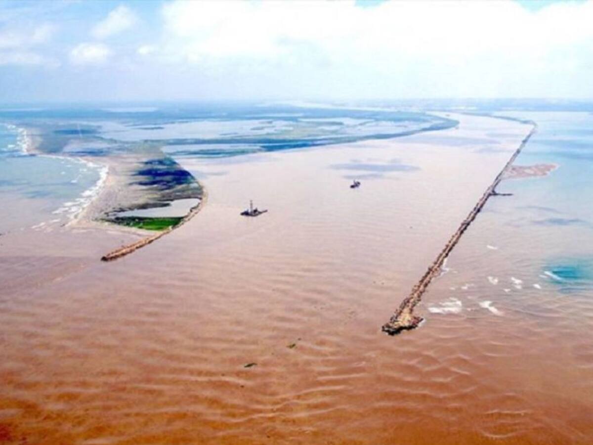 Barranquilla firma memorando con empresa china para el superpuerto