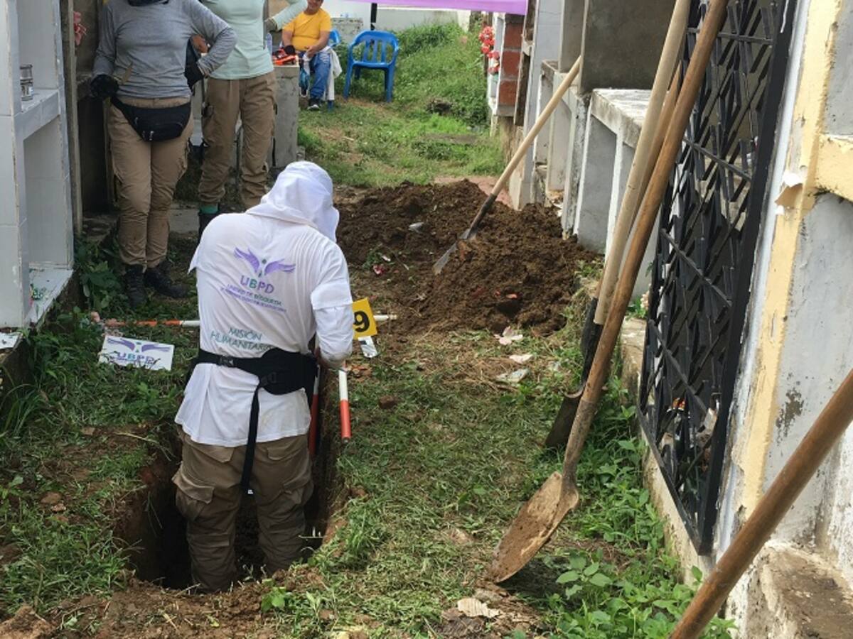 Recuperaron ocho cuerpos de desaparecidos en cementerio de El Carmen de Bolívar