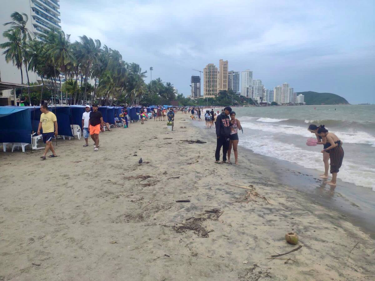 En Santa Marta cierran playas y restringen zarpe de embarcaciones por onda tropical