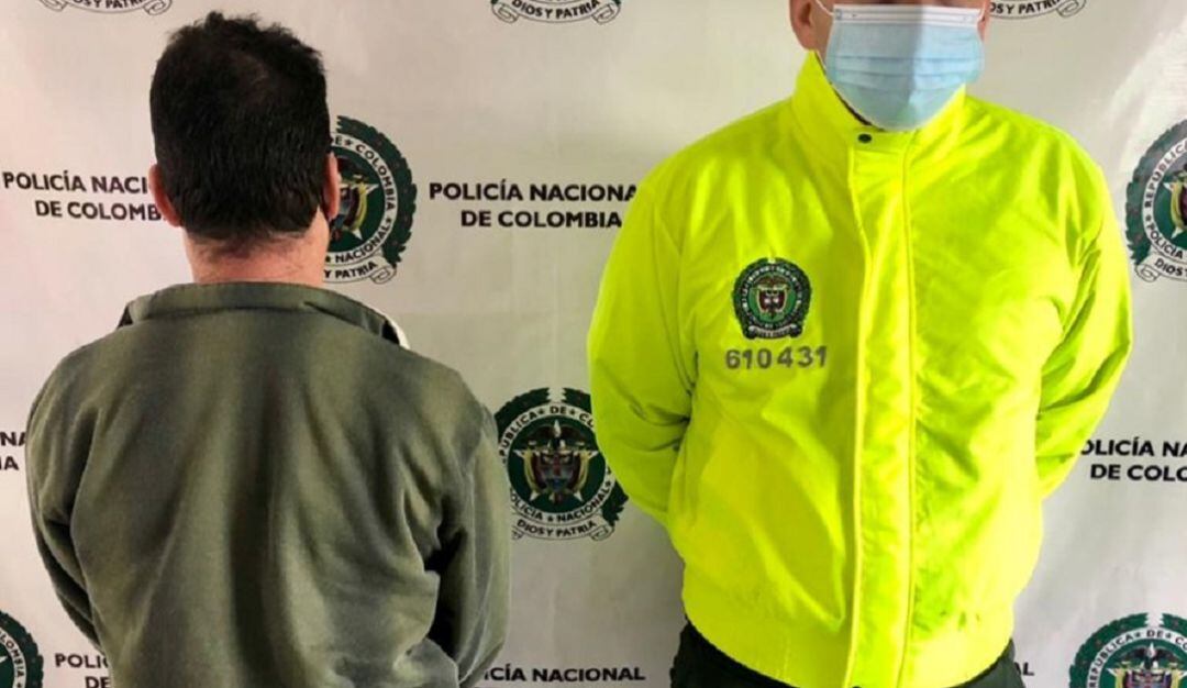 Capturado por utilizar medios de comunicación para actividades sexuales con menor de edad.