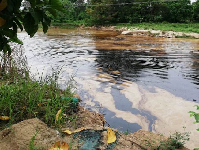 Cerrada acueducto en Tibú por contaminación de petróleo