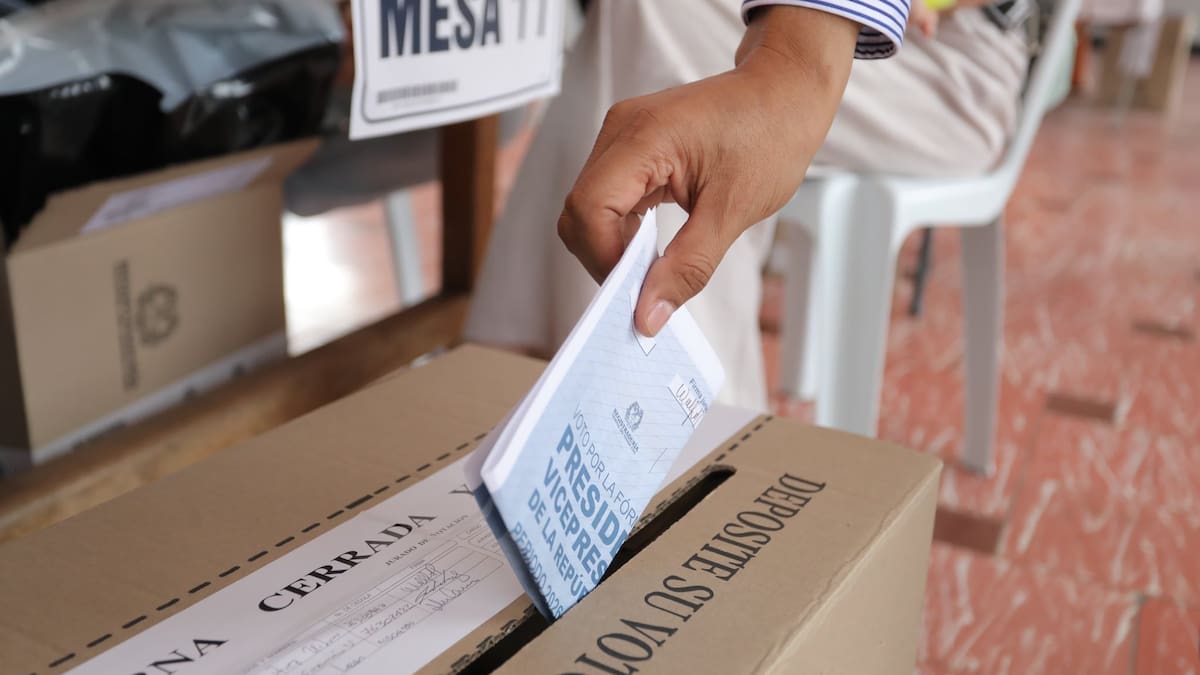 Iván Cepeda ganó en el Cauca; De la Espriella fue segundo en jornada de alta participación