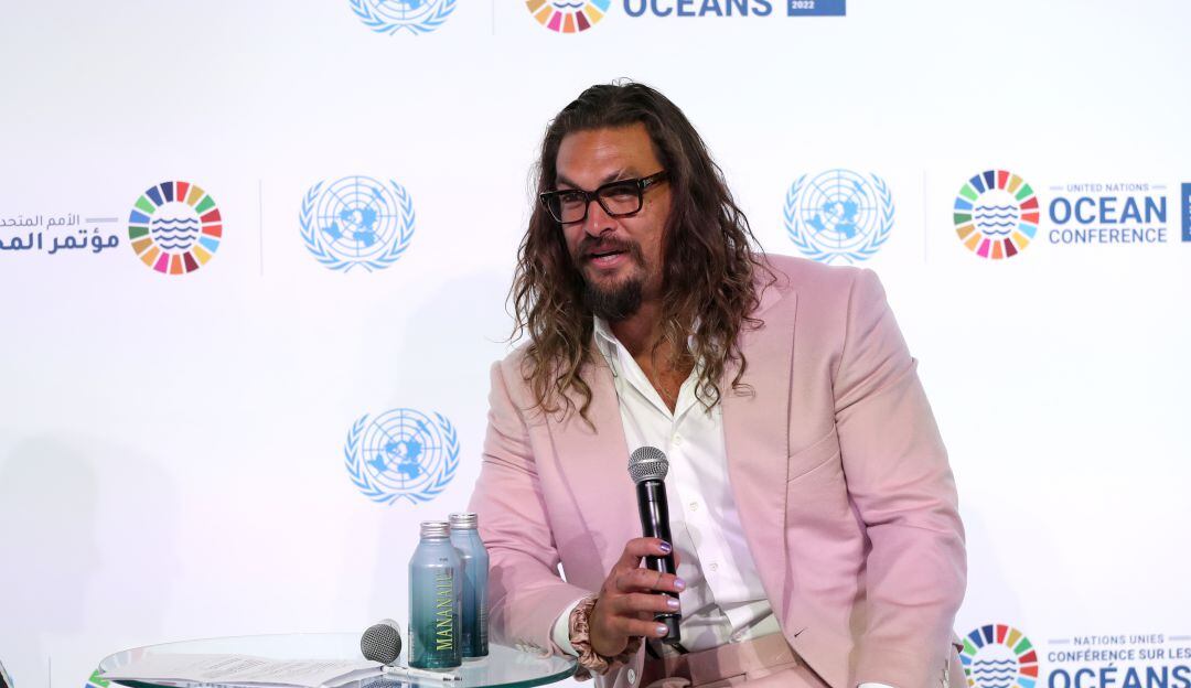 Aquaman pide acciones para preservar los océanos