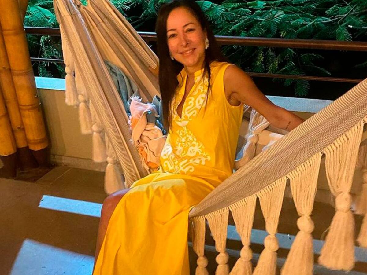 “Bom dia, preciosa”, le dicen a la doctora Flavia por su cuerpazo en bikini