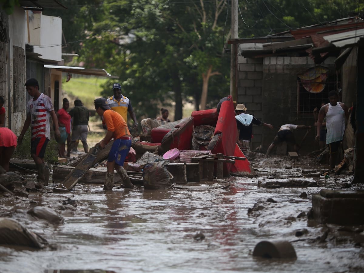 Ecuador declara emergencia en 8 de 24 provincias por temporada invernal