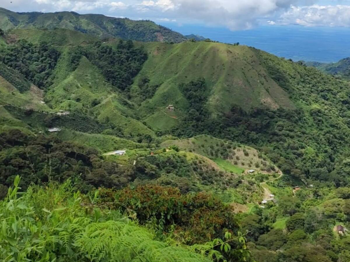 En la Sierra Nevada reportan enfrentamientos entre las ACSN y la fuerza pública